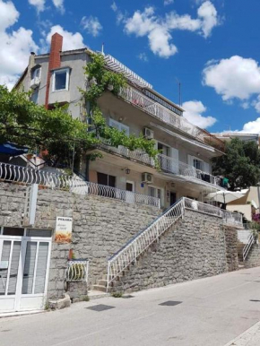 Podgora centar Hilda